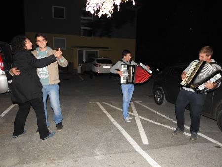 Prireditev Druži naju ples in petje z mednarodno udeležbo 117